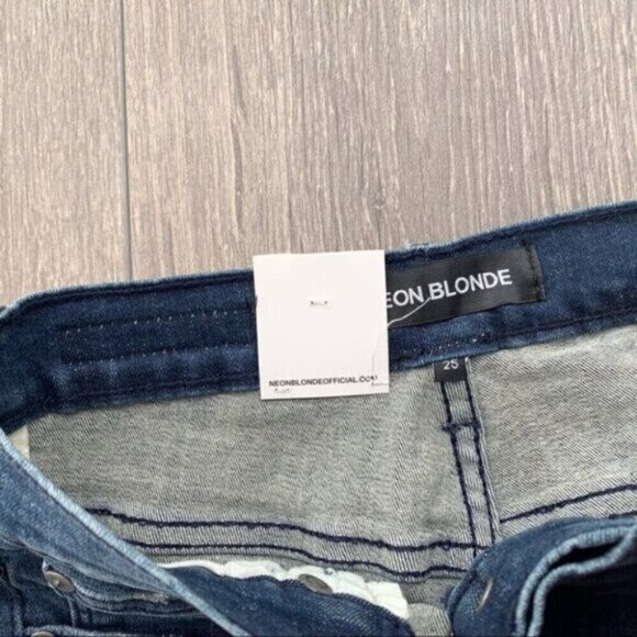 Free People NEON BLONDE High Rise Skinny Jeans Dark Wash Distressed Size 25 - Picture 6 of 15